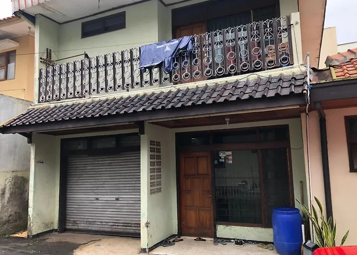 Oyo 93846 Gerlong Homestay